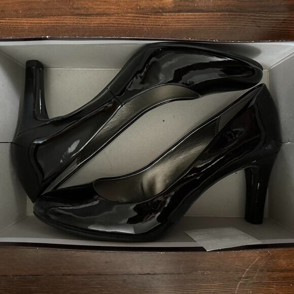 Women's Black Footwear - Picture 1 of 3